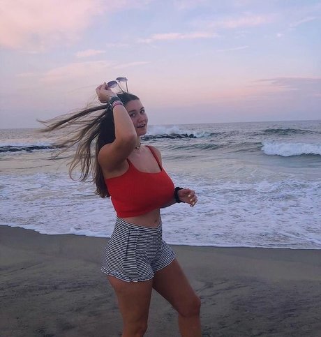 Nacktes geleaktes OnlyFans-Foto von Hannah V