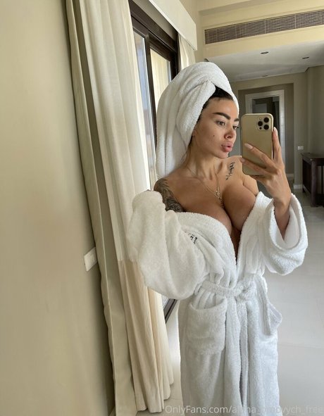Nacktes geleaktes OnlyFans-Foto von Alenaomovychfree
