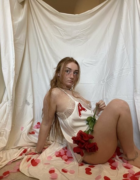 Nacktes geleaktes OnlyFans-Foto von Redheadbbb