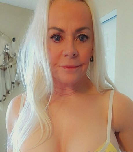 Nacktes geleaktes OnlyFans-Foto von Babygirl1976