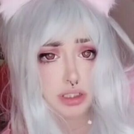 Nacktes geleaktes OnlyFans-Foto von Strawbunnny