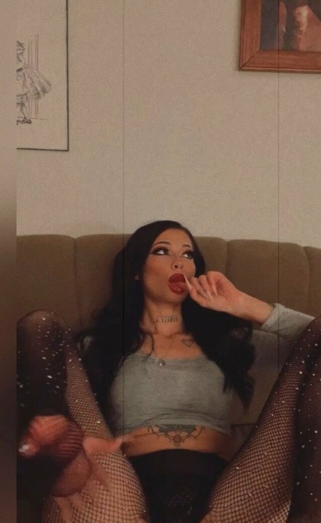 Nacktes geleaktes OnlyFans-Foto von Parttimeangel