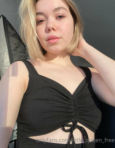 Nacktes geleaktes OnlyFans-Foto von Littlequeenfree