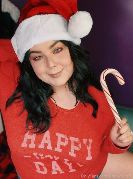 Nacktes geleaktes OnlyFans-Foto von Honeybuntv
