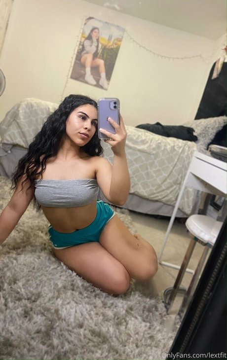 Nacktes geleaktes OnlyFans-Foto von Alexisbtelles