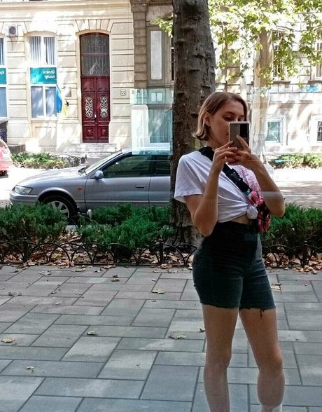 Nacktes geleaktes OnlyFans-Foto von Katrusyak