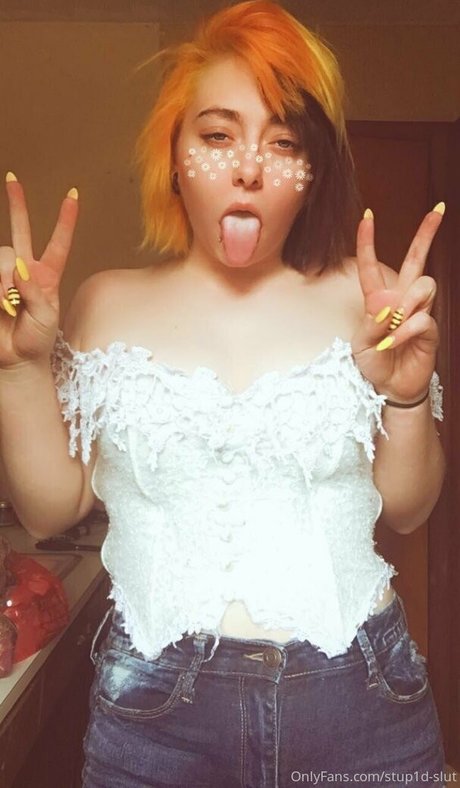 Nacktes geleaktes OnlyFans-Foto von Stup1dslut
