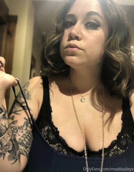 Nacktes geleaktes OnlyFans-Foto von Madibaileyx