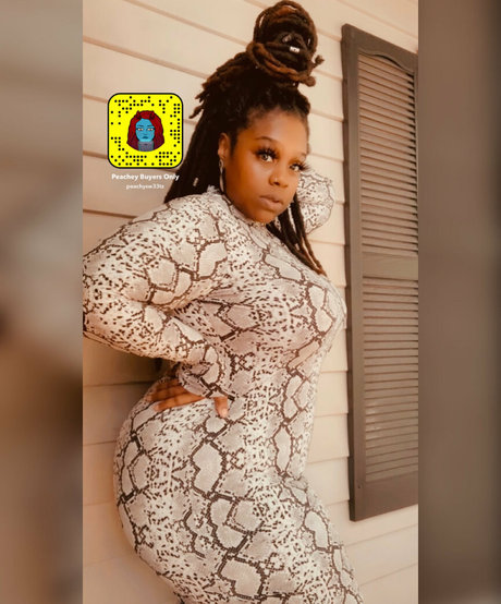 Nacktes geleaktes OnlyFans-Foto von Thefamouspeachesandcream