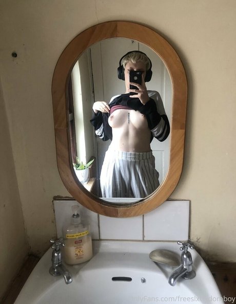 Nacktes geleaktes OnlyFans-Foto von Freeslxttydomboy