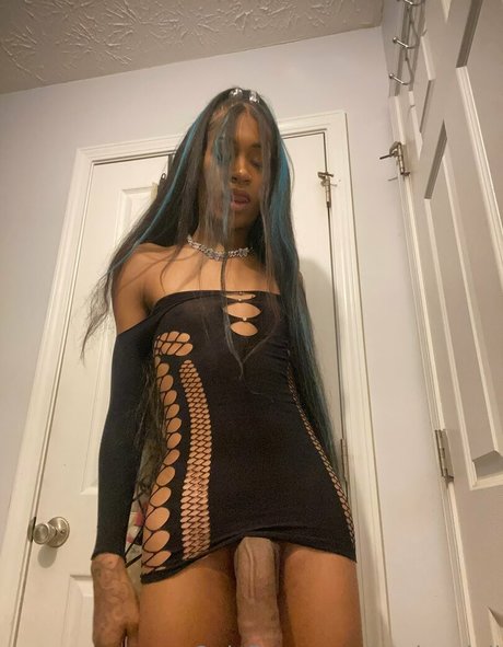 Nacktes geleaktes OnlyFans-Foto von Tstxkyodoll