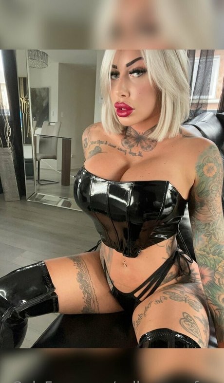 Nacktes geleaktes OnlyFans-Foto von Callmeroxyfree