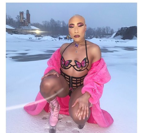 Nacktes geleaktes OnlyFans-Foto von Darirose