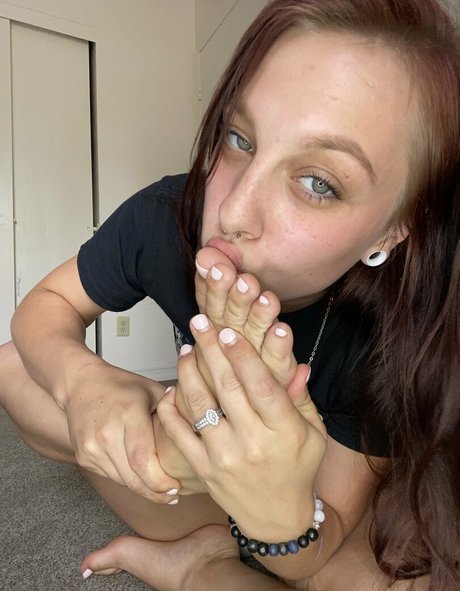 Nacktes geleaktes OnlyFans-Foto von Lovelycelestiasfeet