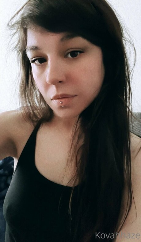 Nacktes geleaktes OnlyFans-Foto von Kovahhaze