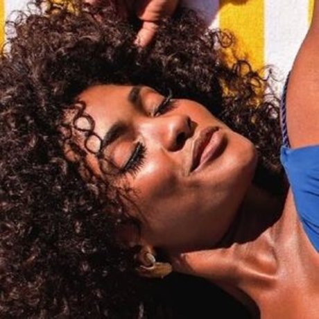 Nacktes geleaktes OnlyFans-Foto von Erika Januza