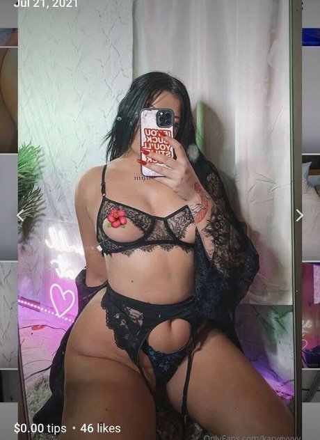Nacktes geleaktes OnlyFans-Foto von Karveyyyy