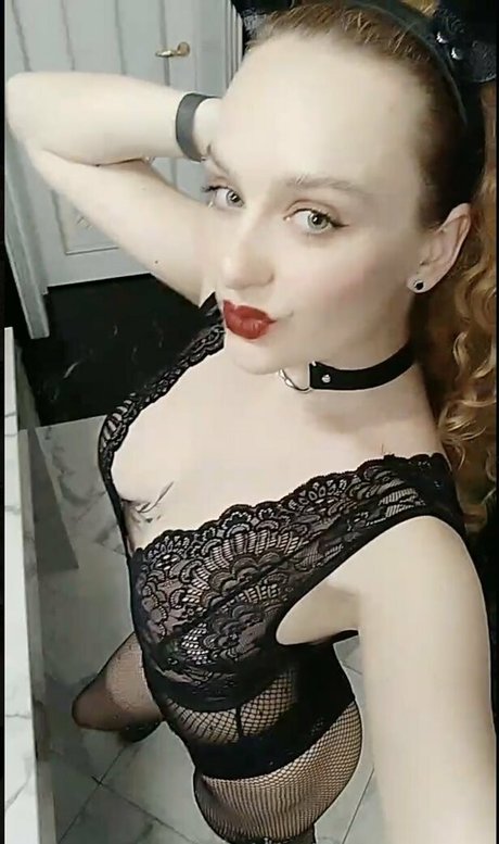 Nacktes geleaktes OnlyFans-Foto von Lynabond
