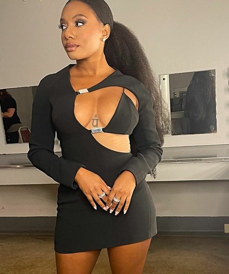 Nacktes geleaktes OnlyFans-Foto von Imani Hakim