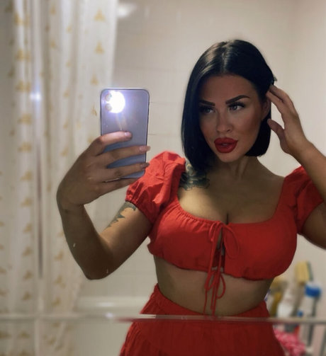 Nacktes geleaktes OnlyFans-Foto von Courtney Luck