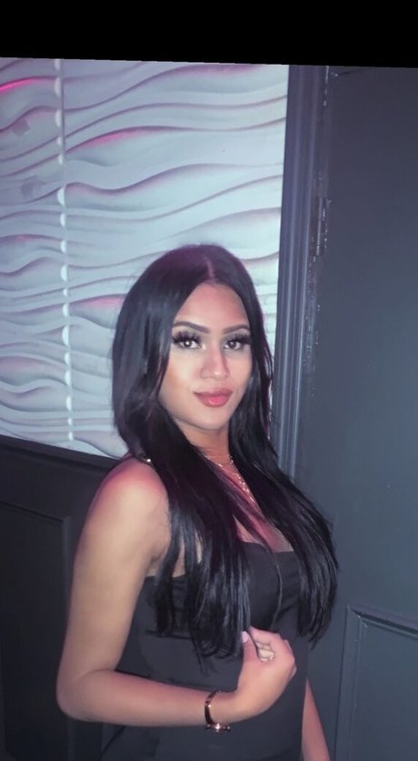 Nacktes geleaktes OnlyFans-Foto von Noisynadiaa