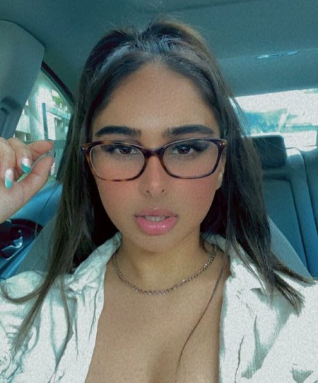 Nacktes geleaktes OnlyFans-Foto von Therealmeghnaa