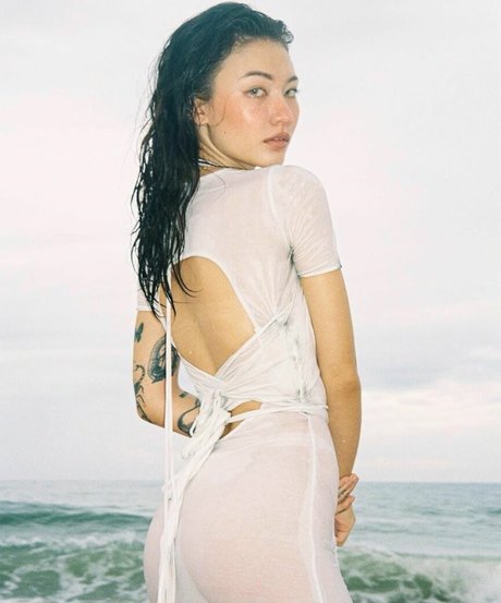 Nacktes geleaktes OnlyFans-Foto von Naomiroestel