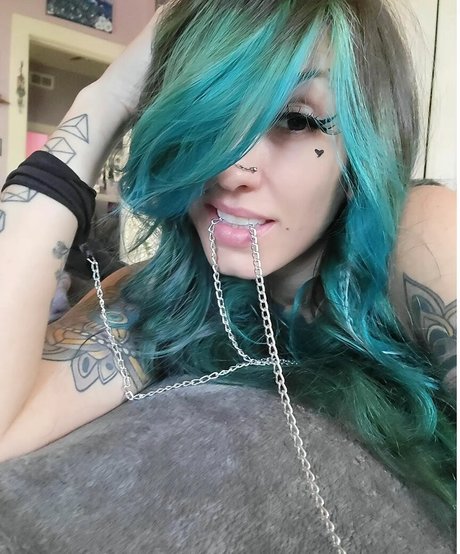 Nacktes geleaktes OnlyFans-Foto von Hollyborealis