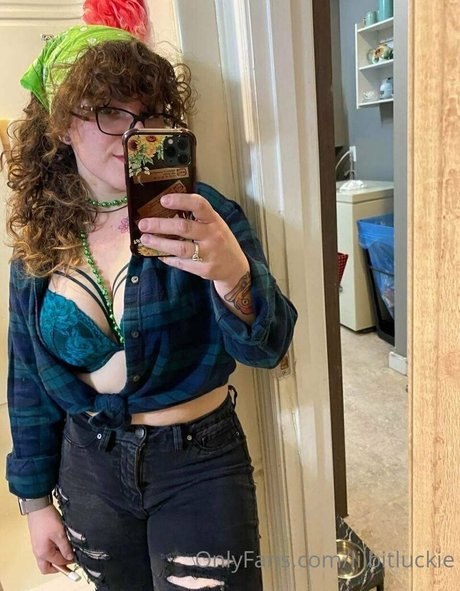 Nacktes geleaktes OnlyFans-Foto von Lilbitluckie