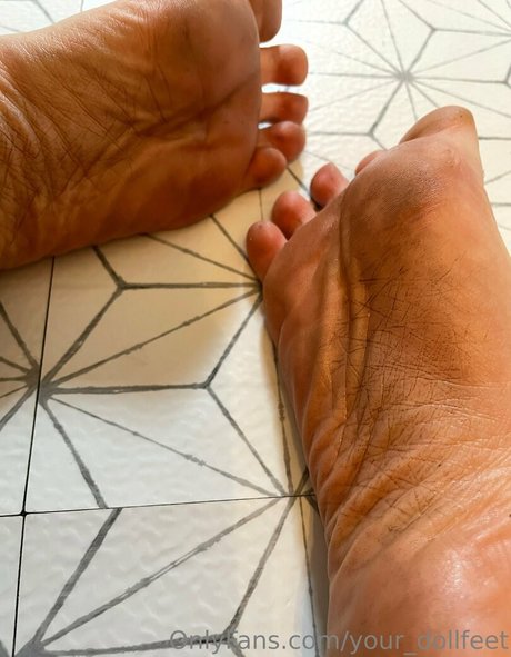 Nacktes geleaktes OnlyFans-Foto von Yourdollfeet