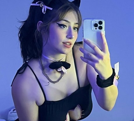 Nacktes geleaktes OnlyFans-Foto von Lanaacat