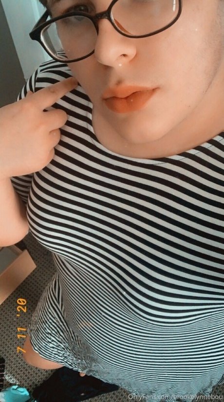 Nacktes geleaktes OnlyFans-Foto von Brookelynnebou