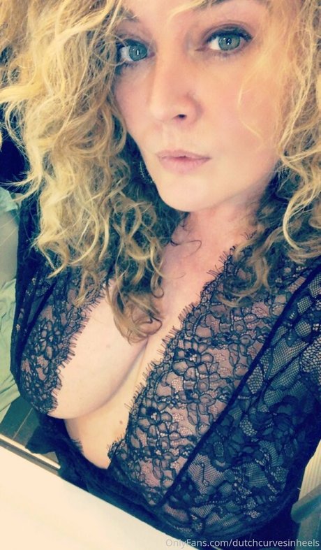 Nacktes geleaktes OnlyFans-Foto von Dutchcurvesinheels