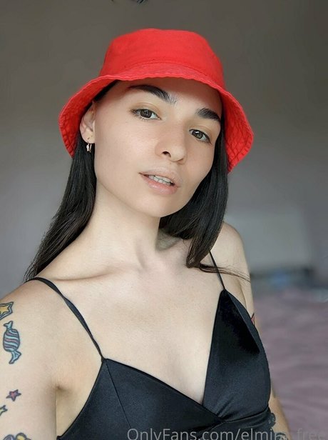 Nacktes geleaktes OnlyFans-Foto von Elmirafree