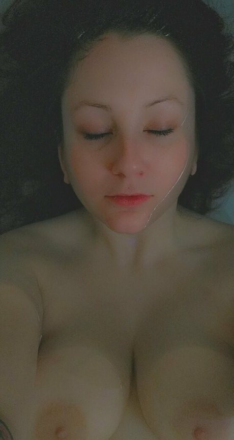 Nacktes geleaktes OnlyFans-Foto von Trshybaddie666