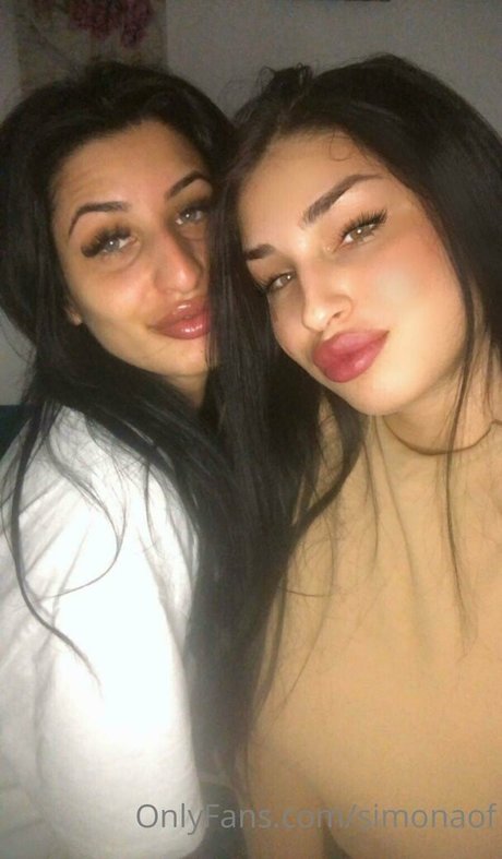 Nacktes geleaktes OnlyFans-Foto von Simonaof