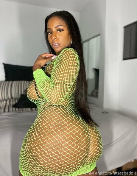 Nacktes geleaktes OnlyFans-Foto von Fatassbaddie