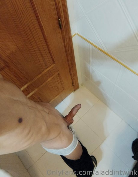 Nacktes geleaktes OnlyFans-Foto von Aladdintwink