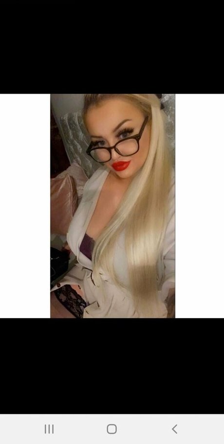 Nacktes geleaktes OnlyFans-Foto von Jessica Elizabeth