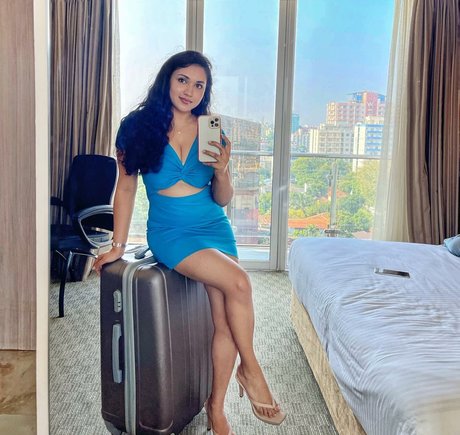 Nacktes geleaktes OnlyFans-Foto von Nimesha Jayarathne