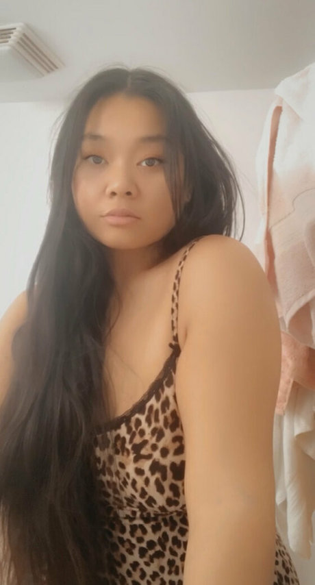 Nacktes geleaktes OnlyFans-Foto von Khmerbbygirl