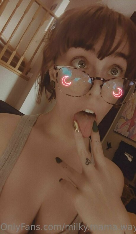 Nacktes geleaktes OnlyFans-Foto von Milkymamaway