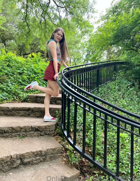 Alicemarchfree