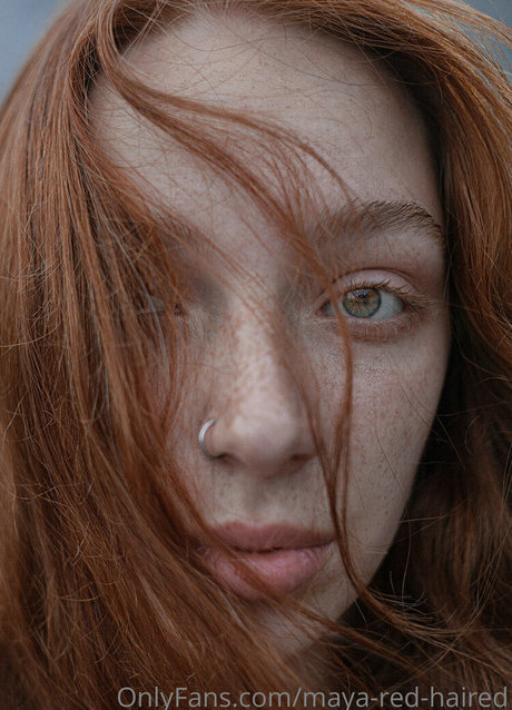 Nacktes geleaktes OnlyFans-Foto von Mayaredhaired