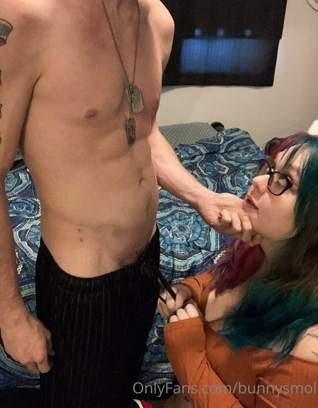 Nacktes geleaktes OnlyFans-Foto von Bunnysmol