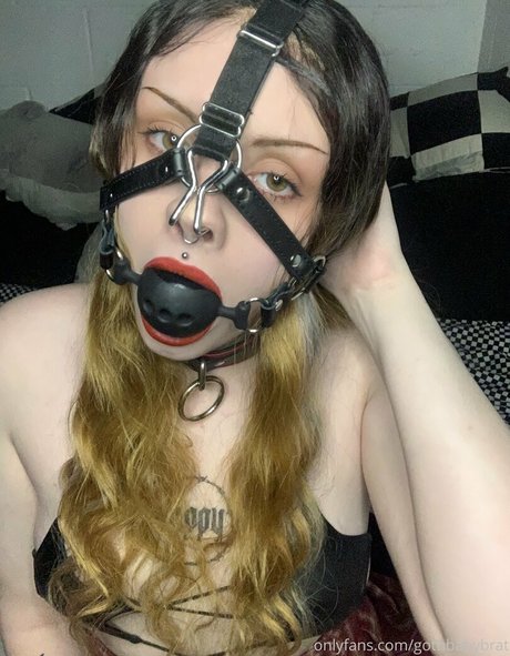 Nacktes geleaktes OnlyFans-Foto von Gothbabybrat