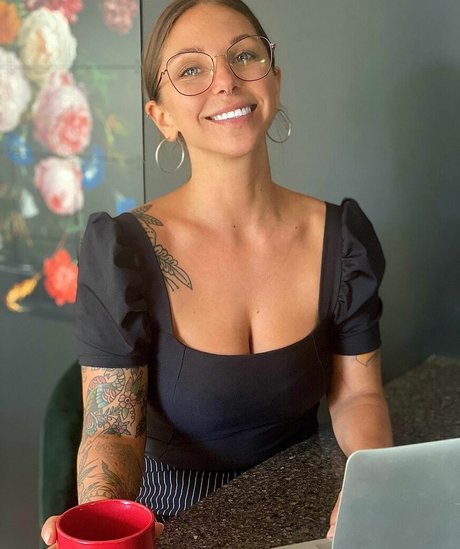 Nacktes geleaktes OnlyFans-Foto von Christine Cote