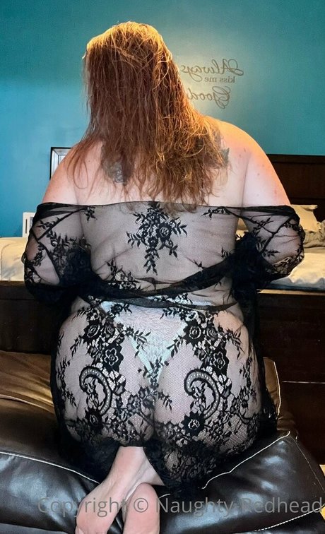 Nacktes geleaktes OnlyFans-Foto von Naughtyredhead