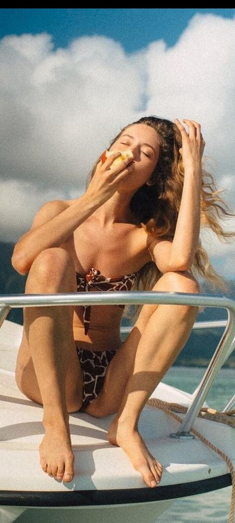 Cait Del Mar
