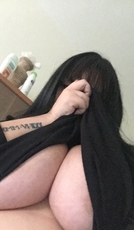 Nacktes geleaktes OnlyFans-Foto von Raxien